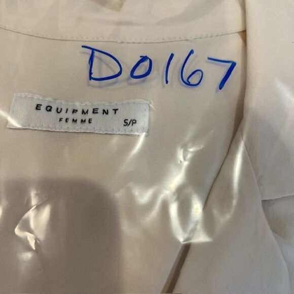 Equipment Silk Button Front Shirt Chest and Side Pockets Cream Color Oversized S - Picture 14 of 14